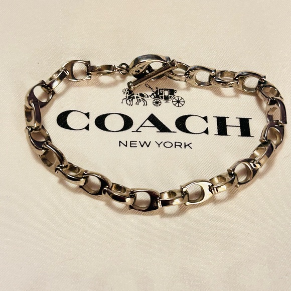 Coach Small Signature Kissing C's Bracelet - Picture 4 of 9